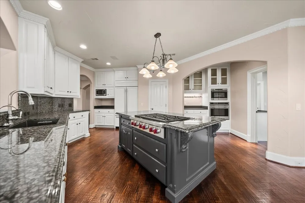900 Amethyst Drive Oak Point, TX 75068