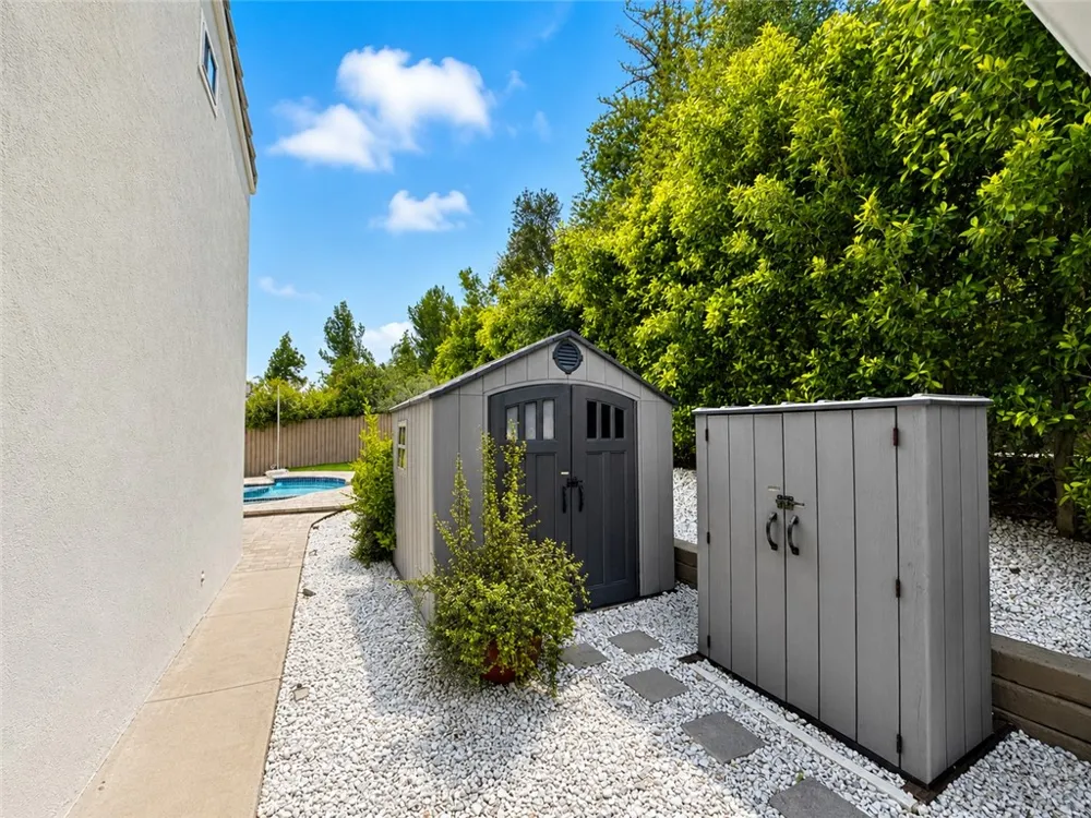 4301 Cezanne Avenue Woodland Hills, CA 91364