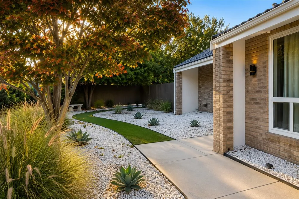 4301 Cezanne Avenue Woodland Hills, CA 91364