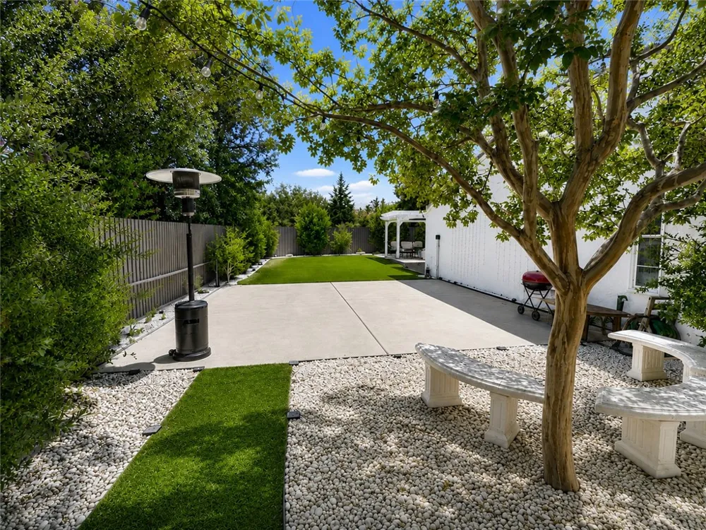 4301 Cezanne Avenue Woodland Hills, CA 91364