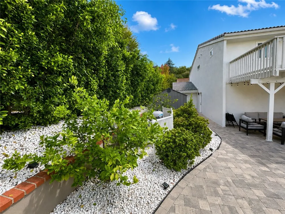 4301 Cezanne Avenue Woodland Hills, CA 91364