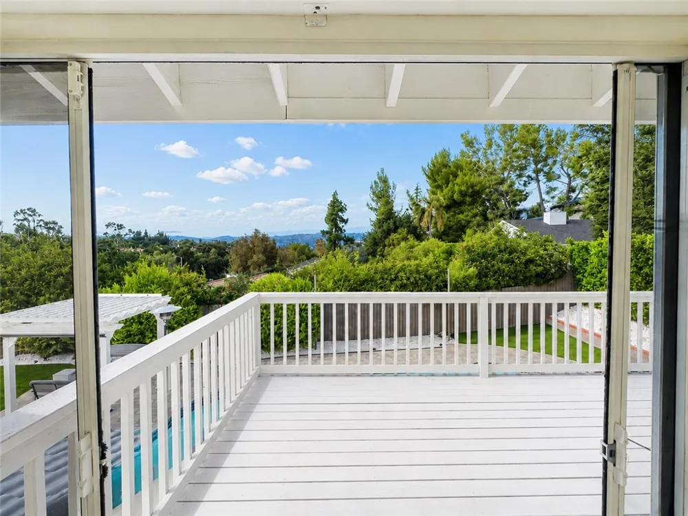 4301 Cezanne Avenue Woodland Hills, CA 91364