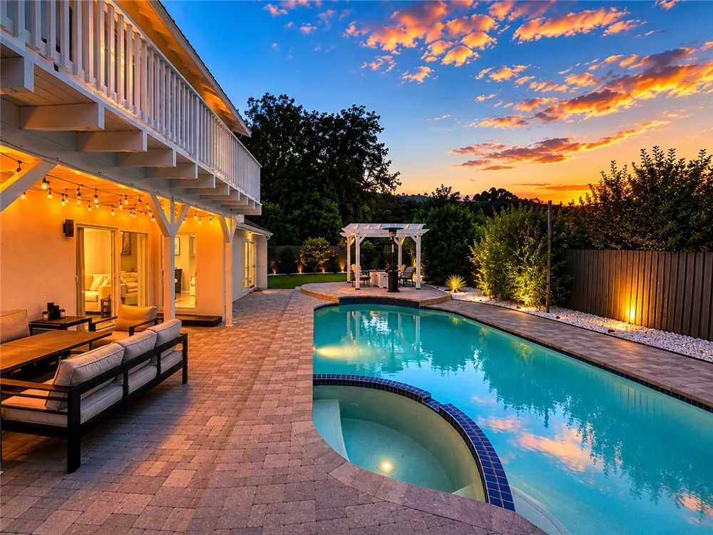 4301 Cezanne Avenue Woodland Hills, CA 91364