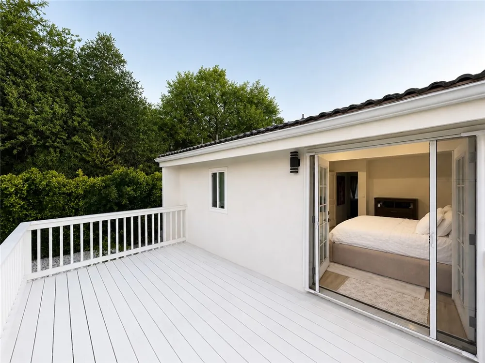 4301 Cezanne Avenue Woodland Hills, CA 91364