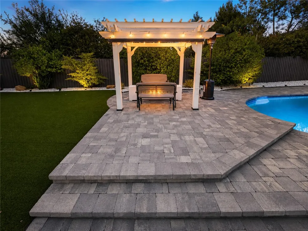 4301 Cezanne Avenue Woodland Hills, CA 91364