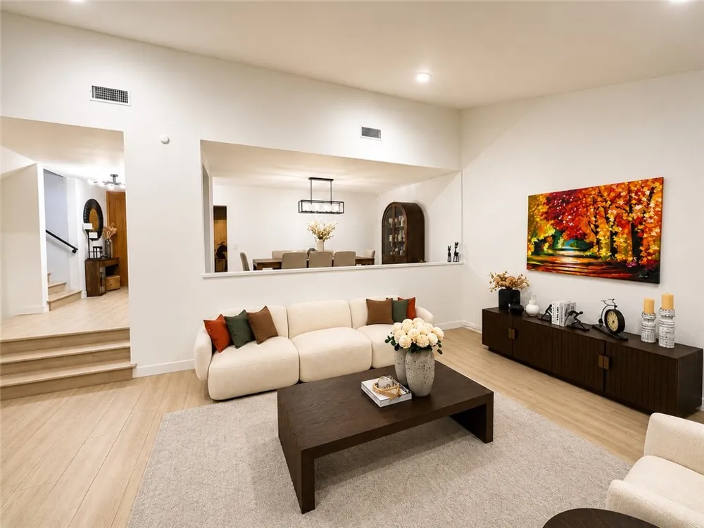 4301 Cezanne Avenue Woodland Hills, CA 91364