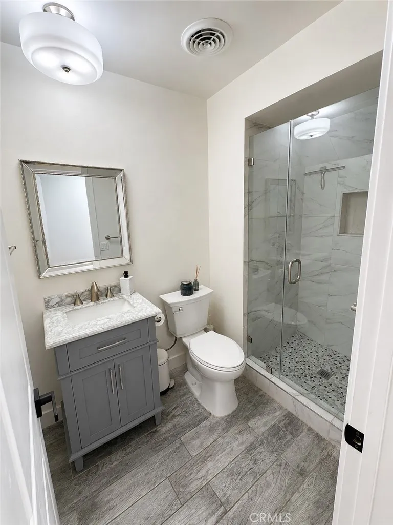 4301 Cezanne Avenue Woodland Hills, CA 91364