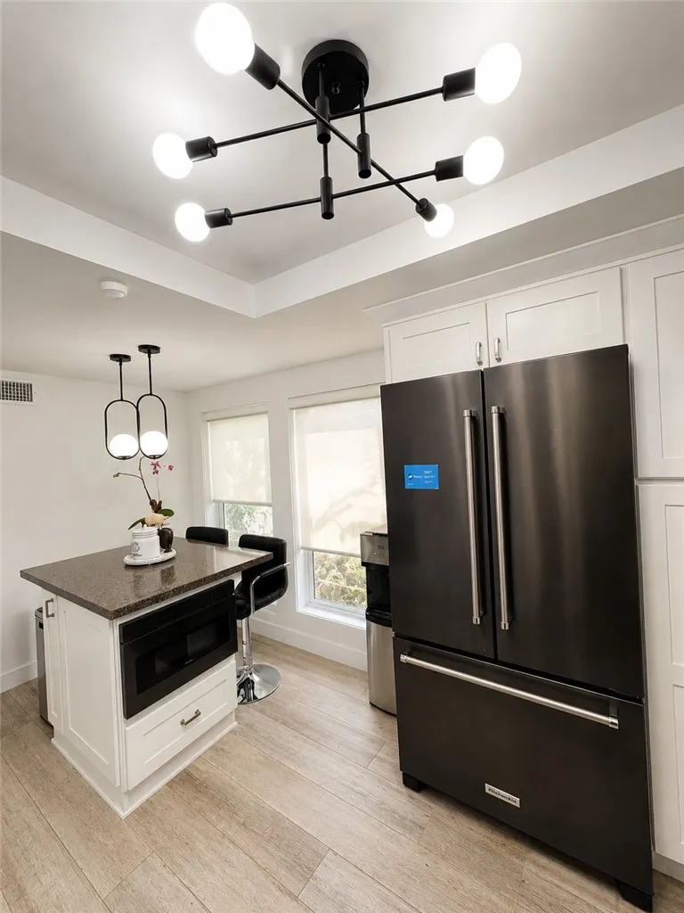 4301 Cezanne Avenue Woodland Hills, CA 91364