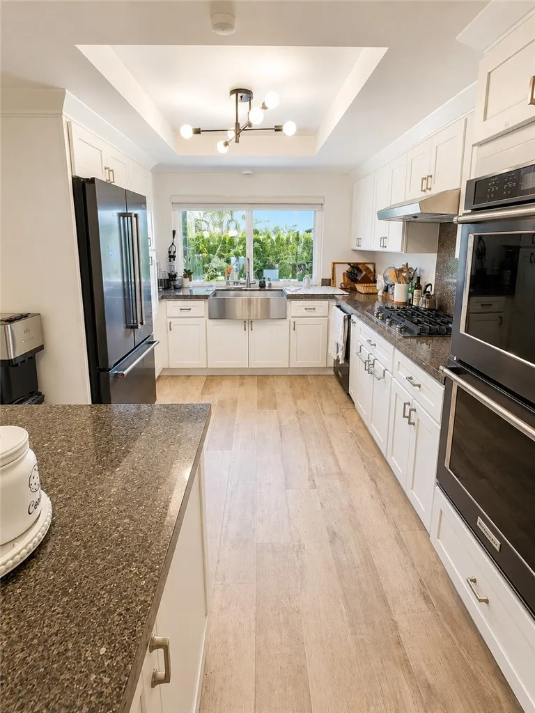 4301 Cezanne Avenue Woodland Hills, CA 91364