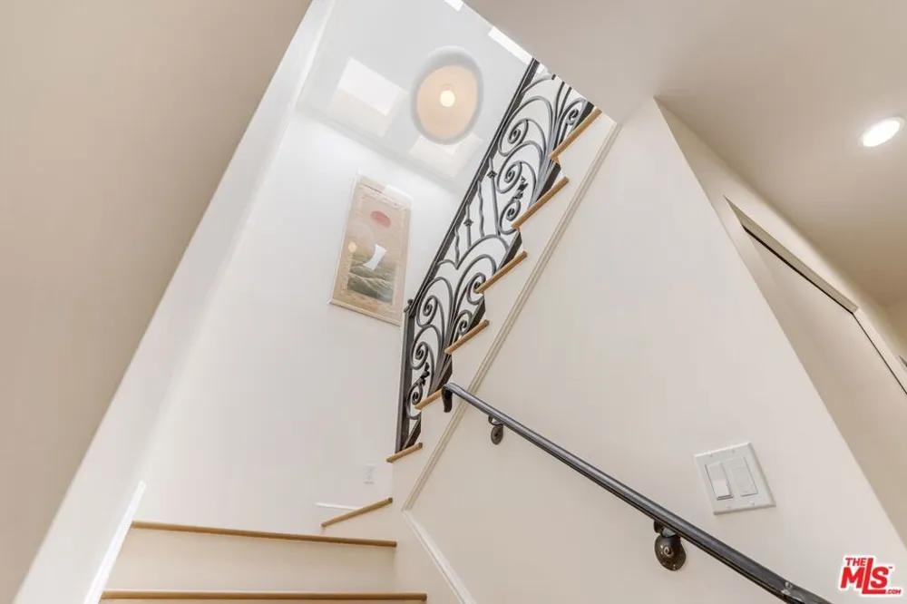 15480 Antioch Street #300A Pacific Palisades, CA 90272