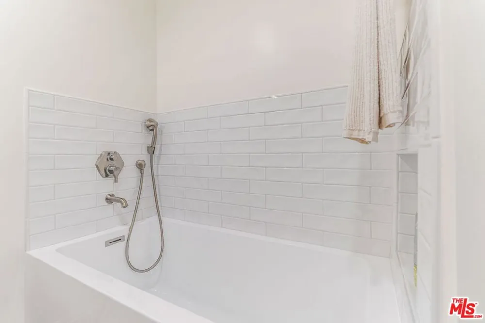 15480 Antioch Street #300A Pacific Palisades, CA 90272