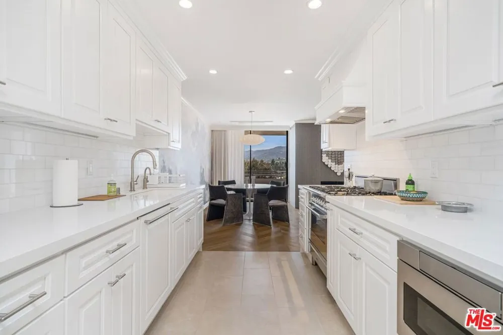 15480 Antioch Street #300A Pacific Palisades, CA 90272