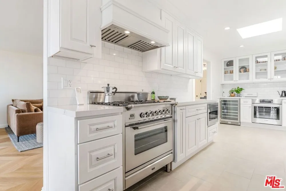 15480 Antioch Street #300A Pacific Palisades, CA 90272