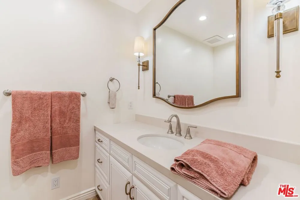 15480 Antioch Street #300A Pacific Palisades, CA 90272