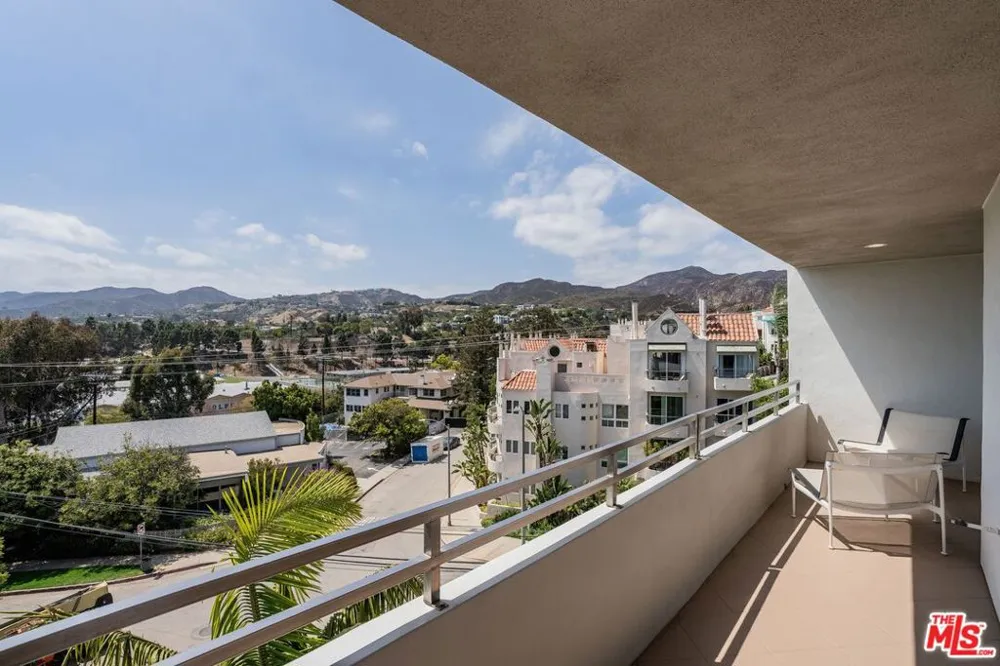 15480 Antioch Street #300A Pacific Palisades, CA 90272