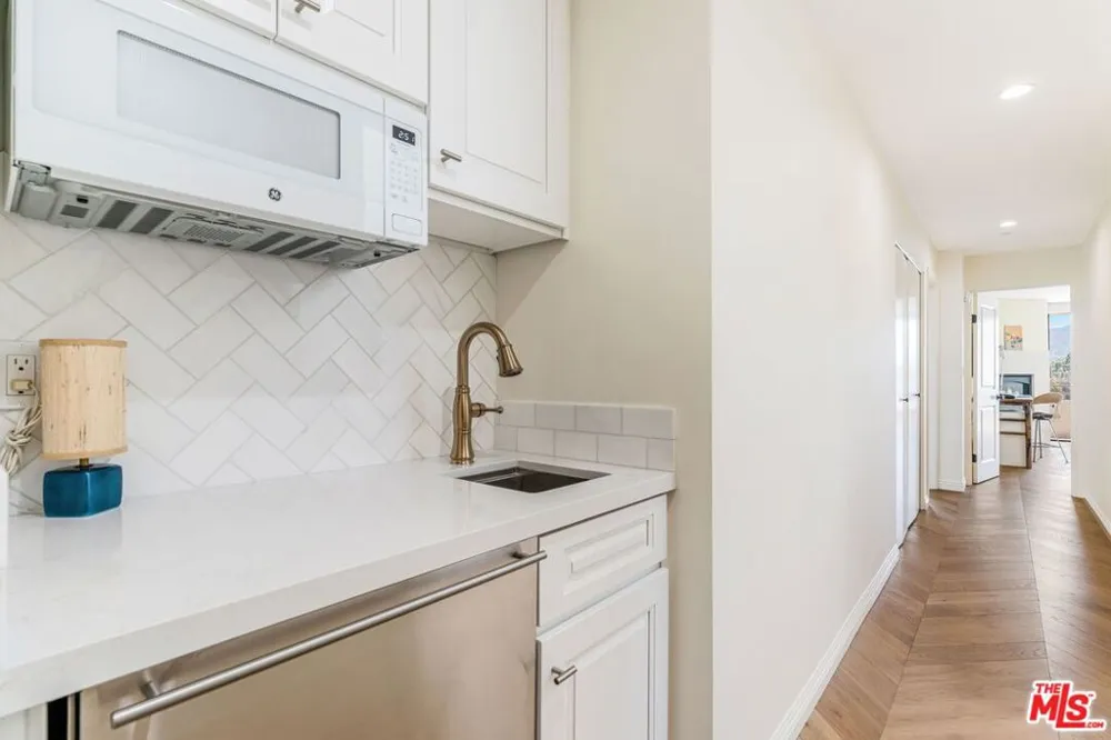 15480 Antioch Street #300A Pacific Palisades, CA 90272