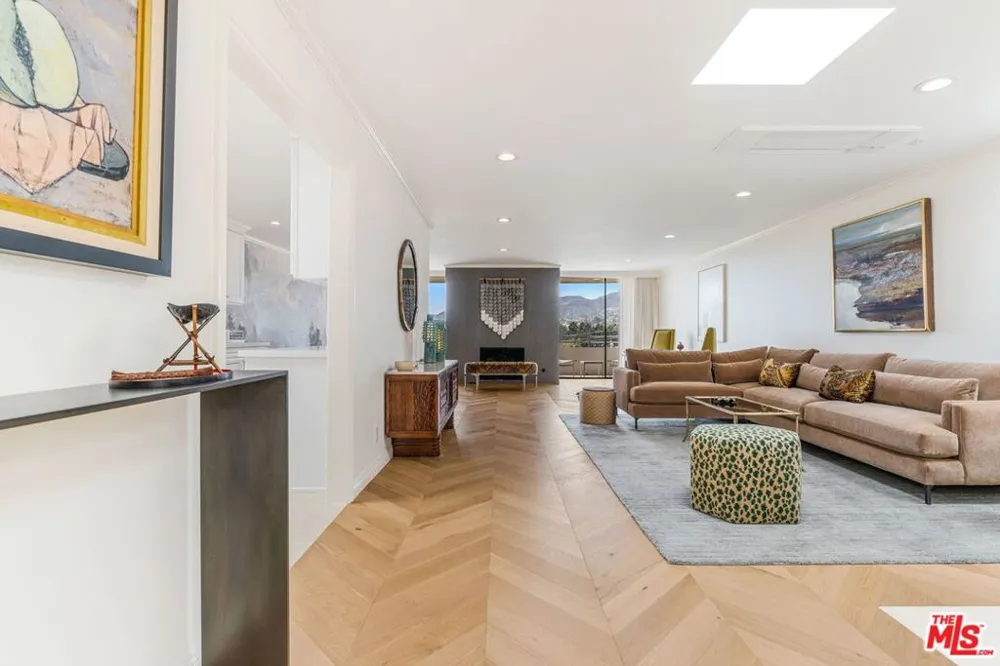 15480 Antioch Street #300A Pacific Palisades, CA 90272