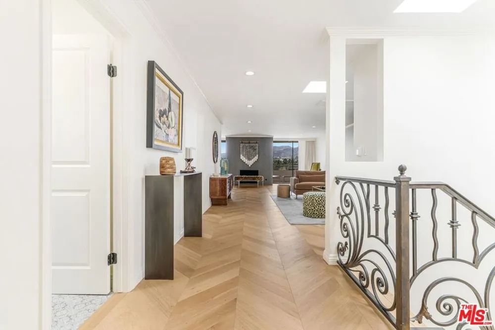 15480 Antioch Street #300A Pacific Palisades, CA 90272