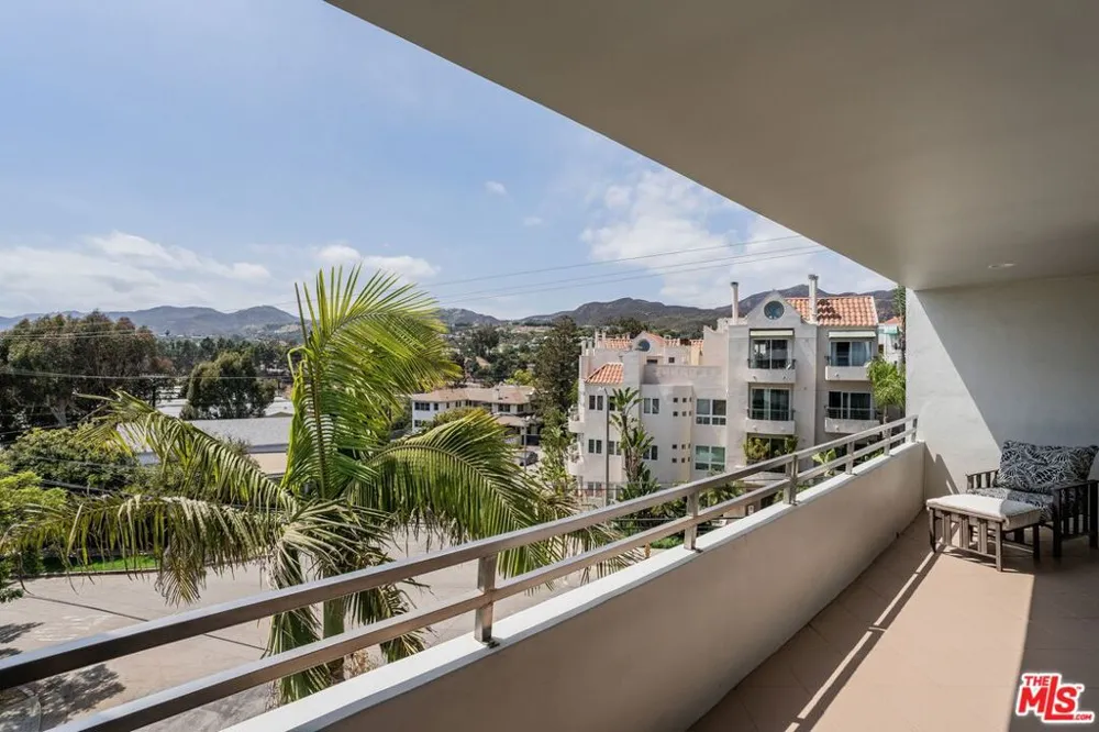 15480 Antioch Street #300A Pacific Palisades, CA 90272