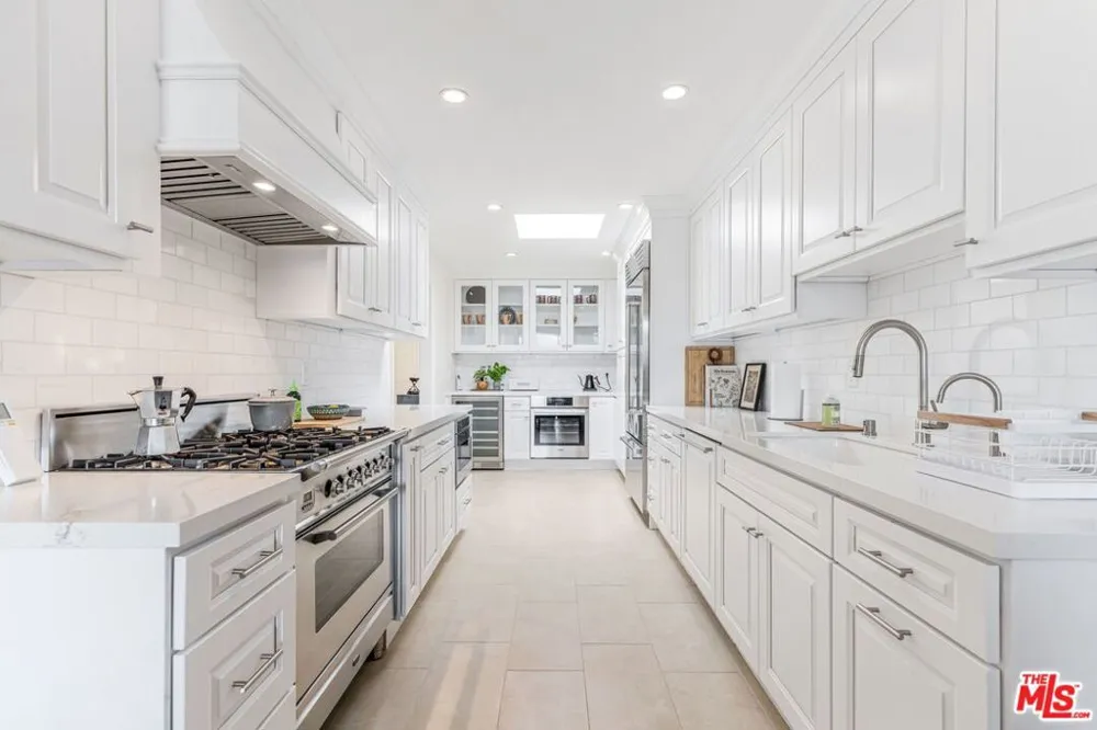 15480 Antioch Street #300A Pacific Palisades, CA 90272