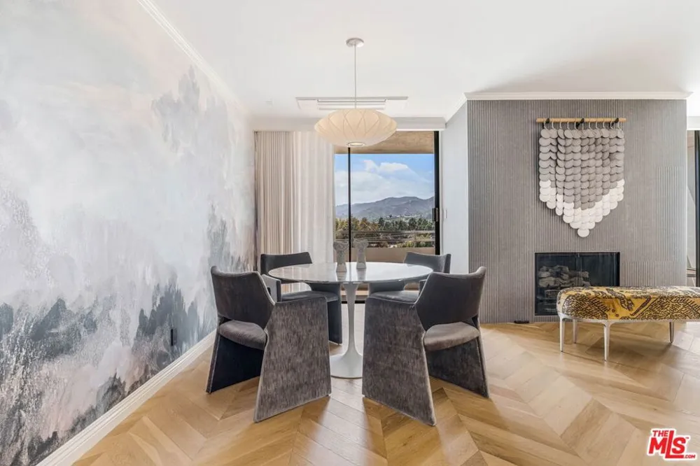 15480 Antioch Street #300A Pacific Palisades, CA 90272