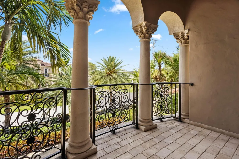 3870 NE 31st Avenue Lighthouse Point, FL 33064