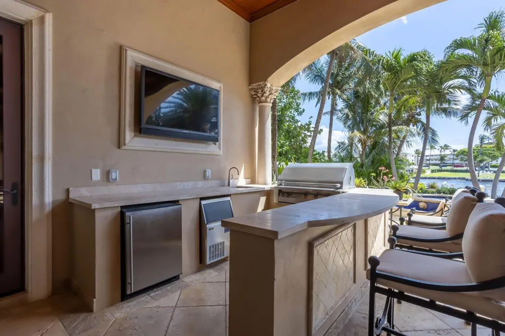 3870 NE 31st Avenue Lighthouse Point, FL 33064