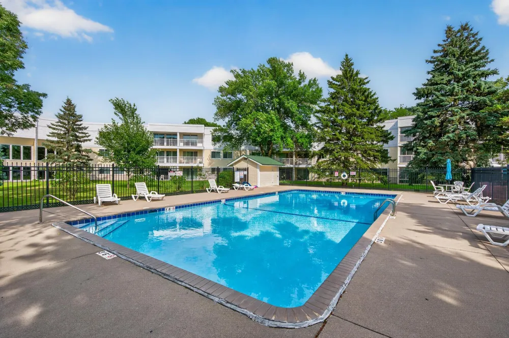 132 Demont Avenue E #232 Little Canada, MN 55117