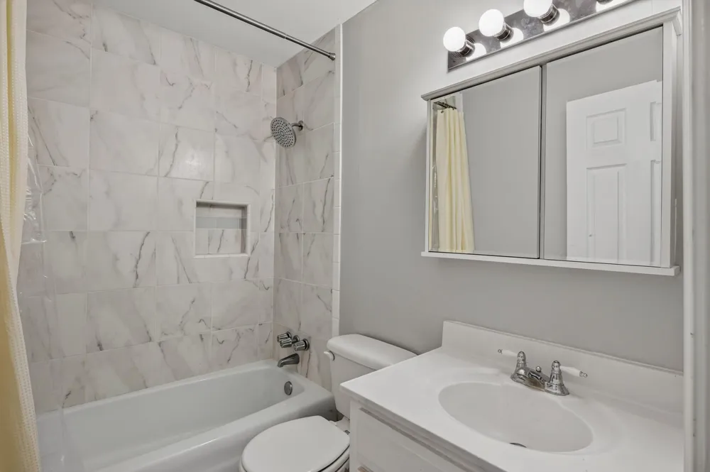 132 Demont Avenue E #232 Little Canada, MN 55117