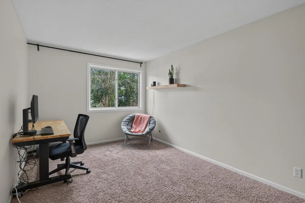 132 Demont Avenue E #232 Little Canada, MN 55117