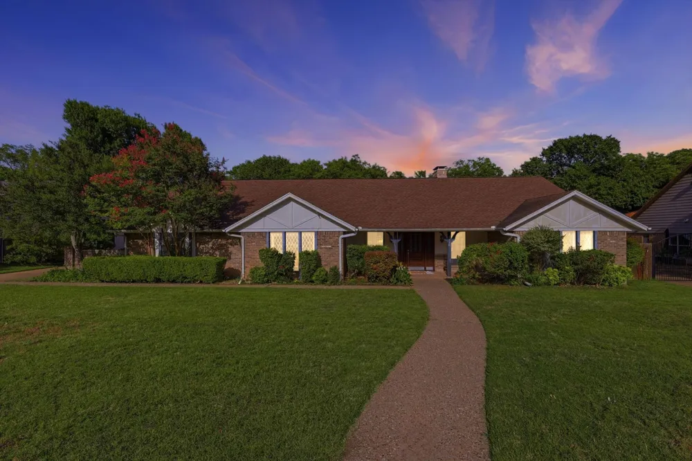 1116 Spring Lake Drive Duncanville, TX 75137