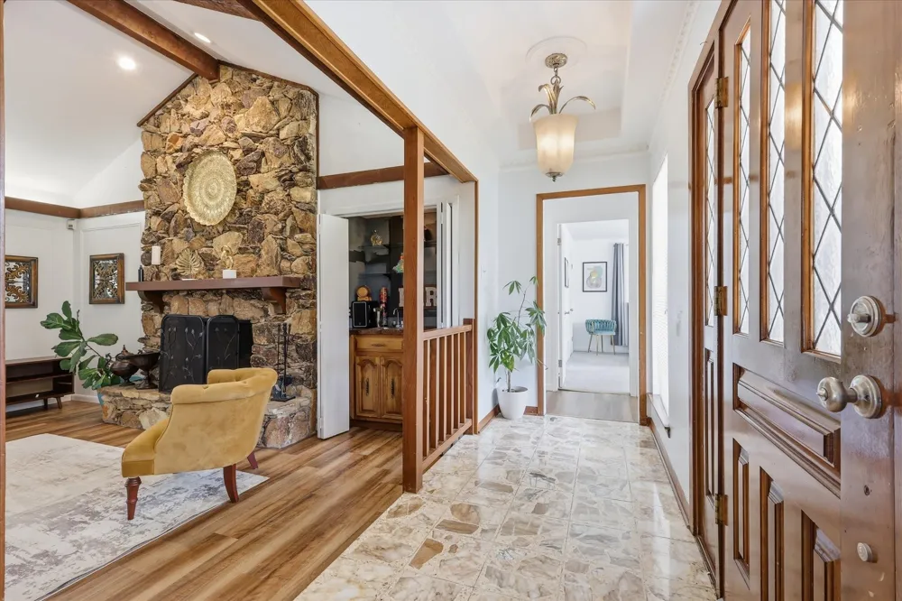 1116 Spring Lake Drive Duncanville, TX 75137