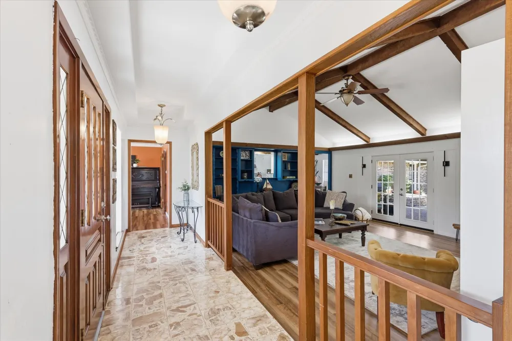 1116 Spring Lake Drive Duncanville, TX 75137