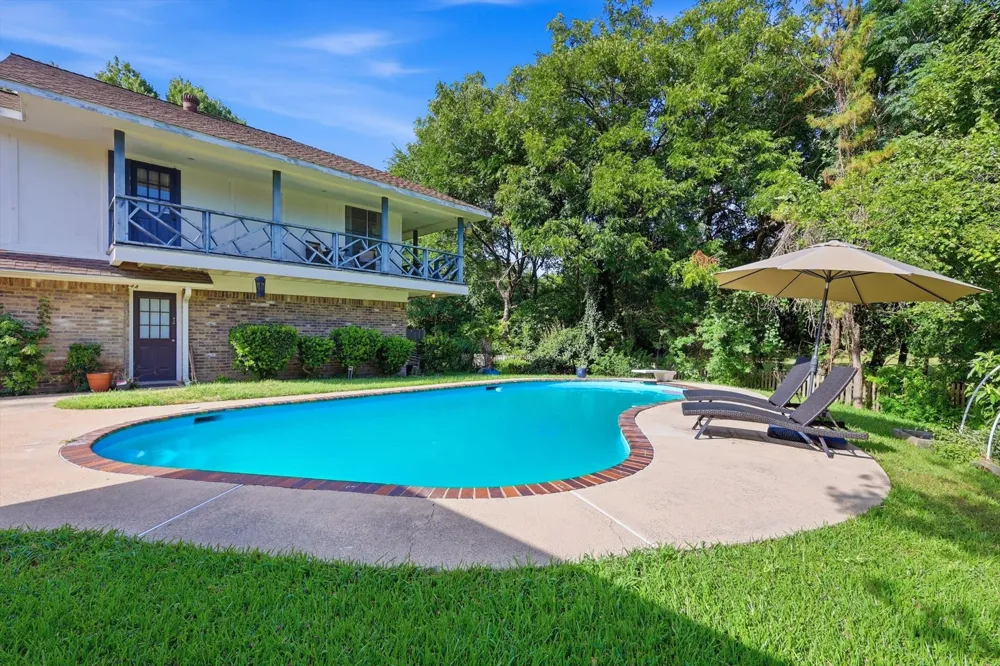 1116 Spring Lake Drive Duncanville, TX 75137