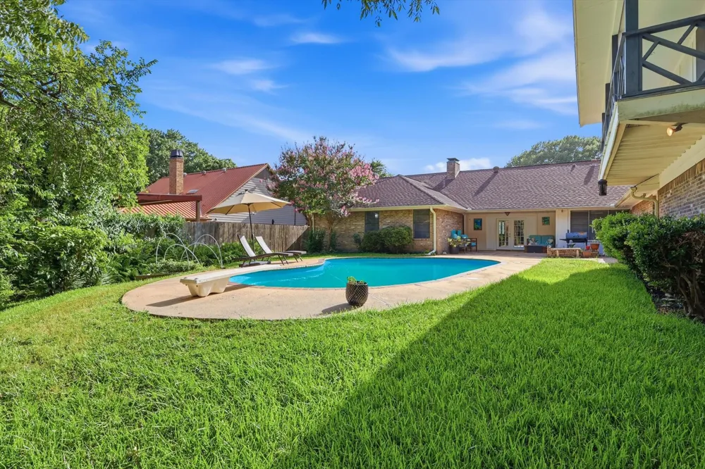 1116 Spring Lake Drive Duncanville, TX 75137