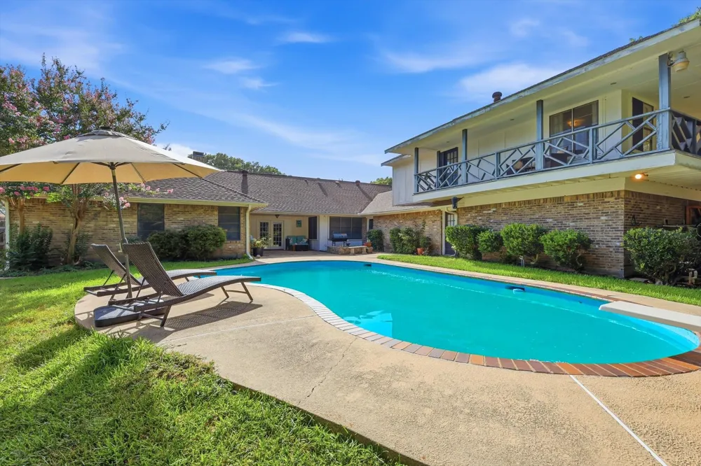 1116 Spring Lake Drive Duncanville, TX 75137