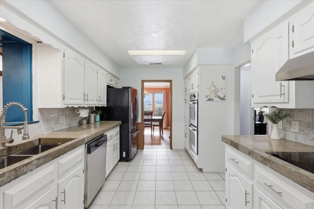 1116 Spring Lake Drive Duncanville, TX 75137