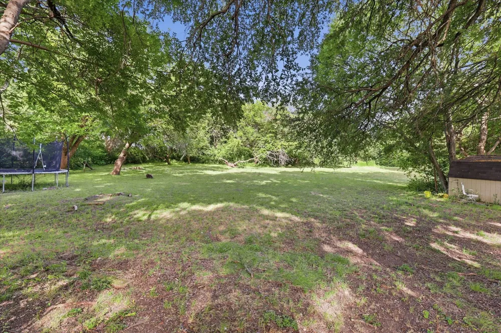1116 Spring Lake Drive Duncanville, TX 75137