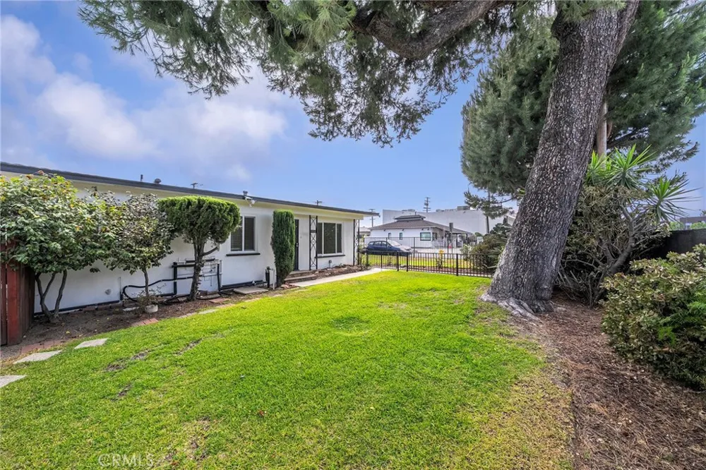 9050 Huntington Drive San Gabriel, CA 91775
