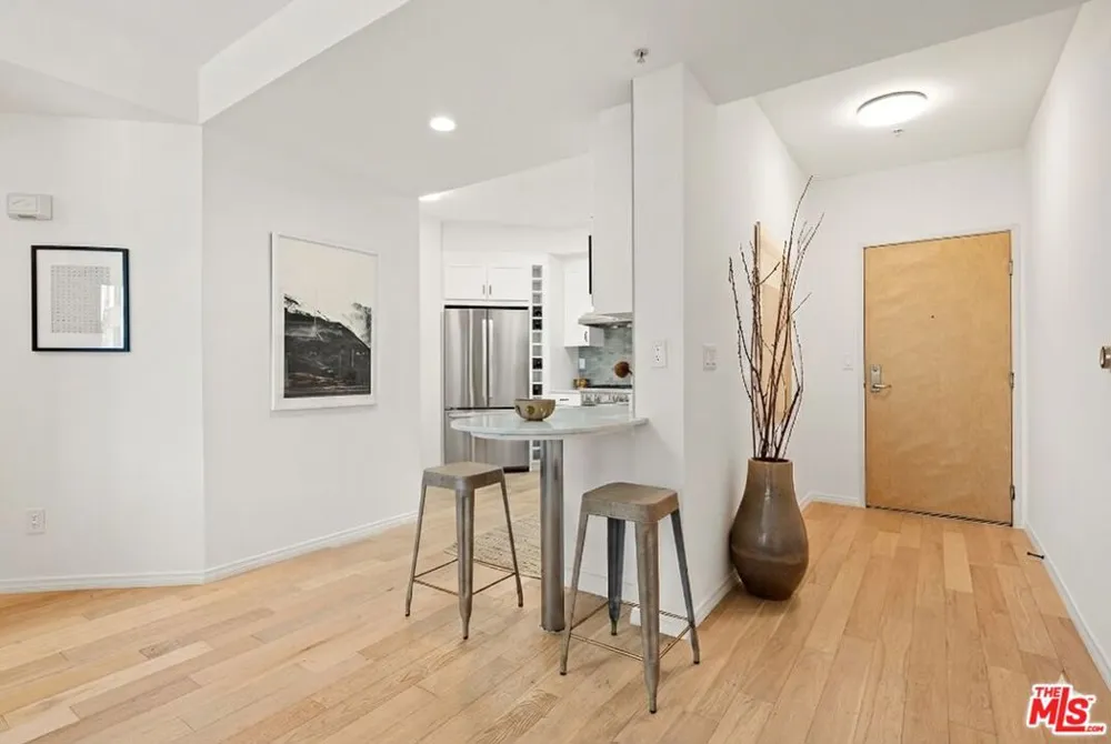 4180 Fair Avenue #206 Studio City, CA 91602