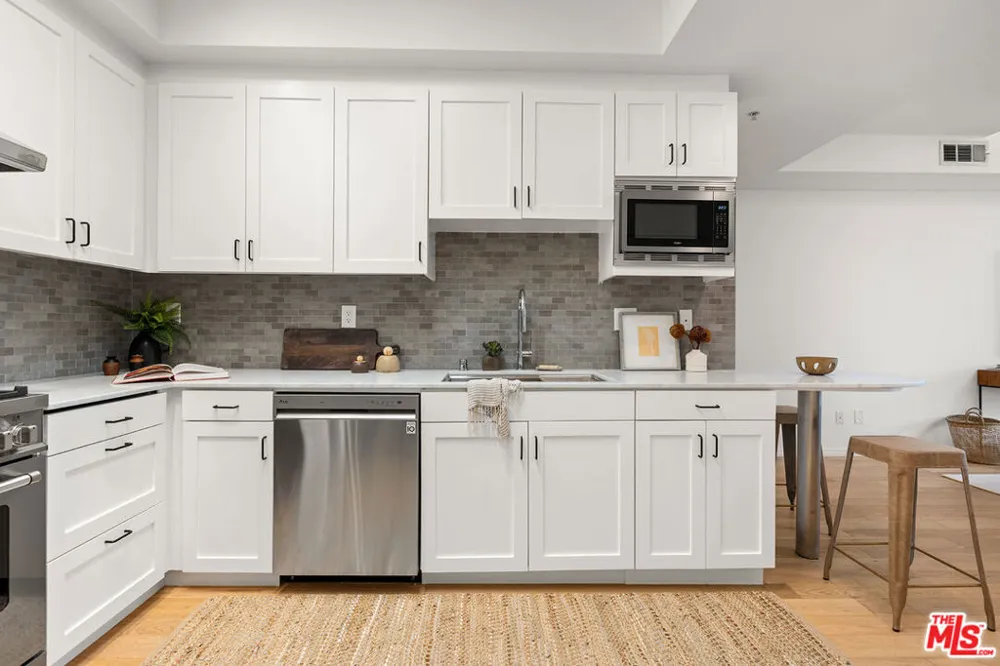 4180 Fair Avenue #206 Studio City, CA 91602
