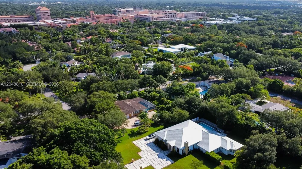 9805 90th ave Kendall, FL 33176