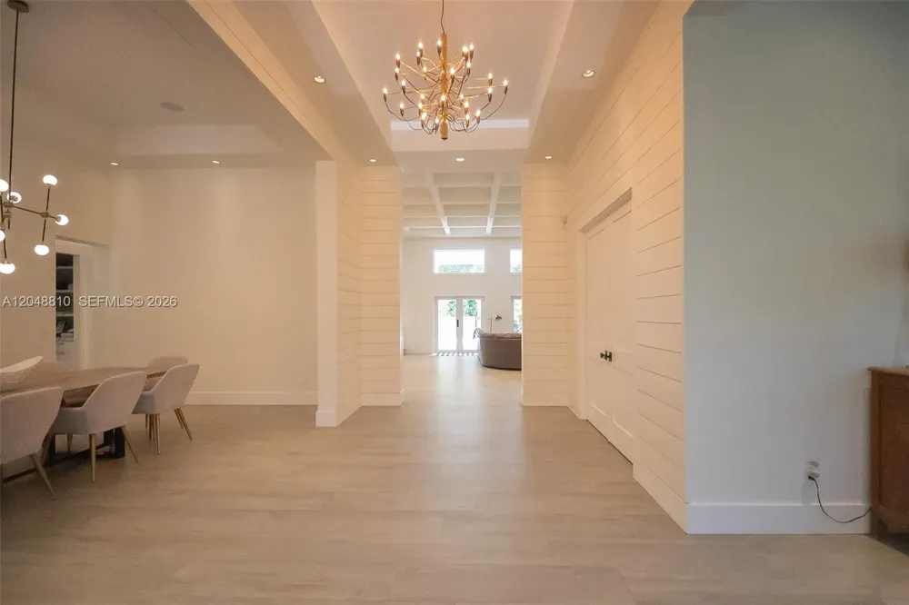 9805 90th ave Kendall, FL 33176