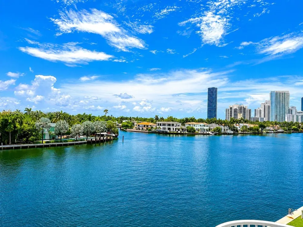20191 E Country Club Dr #2601 Aventura, FL 33180