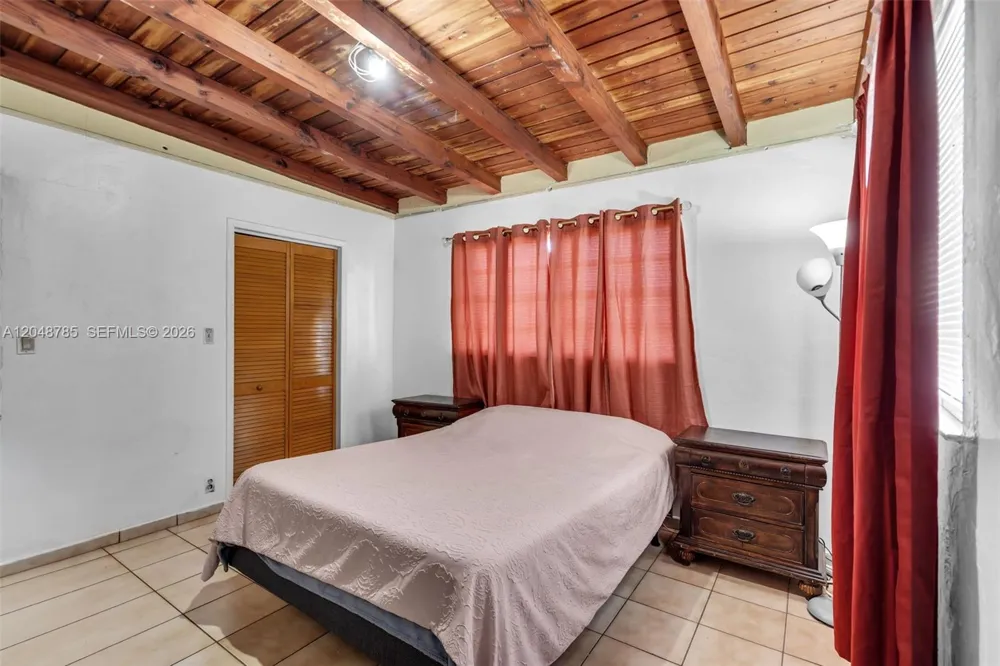 6084 E 7th Ave Hialeah, FL 33013