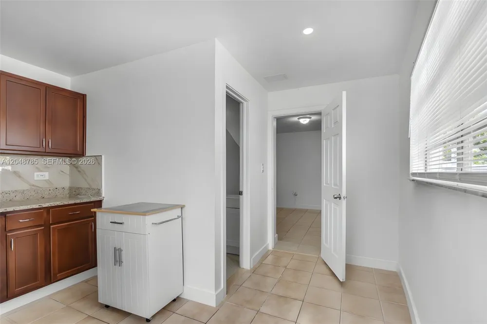 6084 E 7th Ave Hialeah, FL 33013