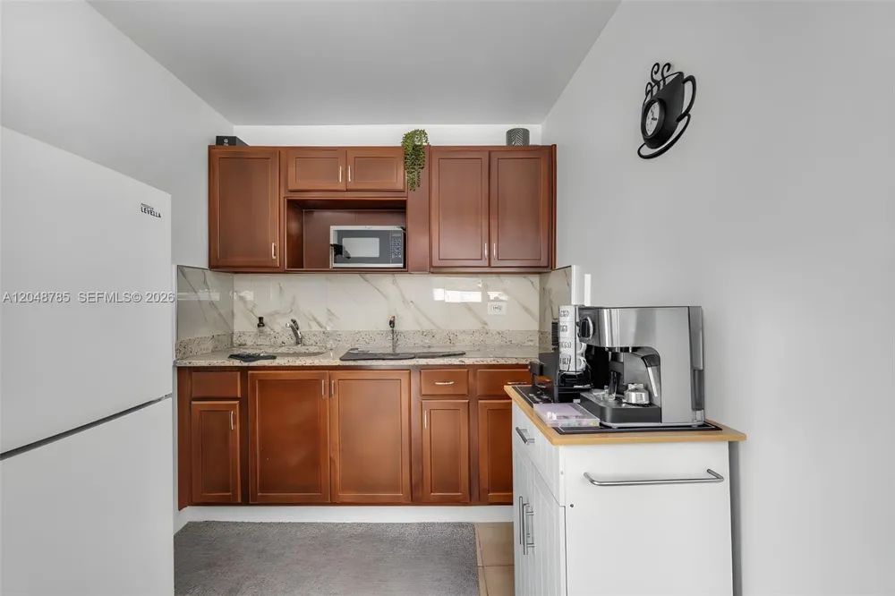 6084 E 7th Ave Hialeah, FL 33013