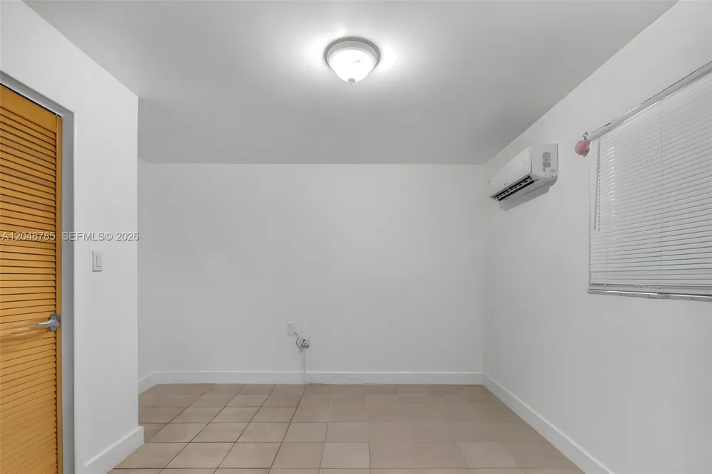 6084 E 7th Ave Hialeah, FL 33013