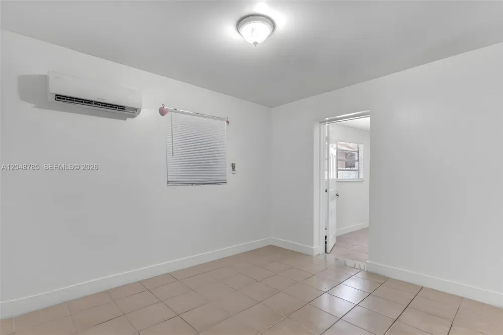 6084 E 7th Ave Hialeah, FL 33013