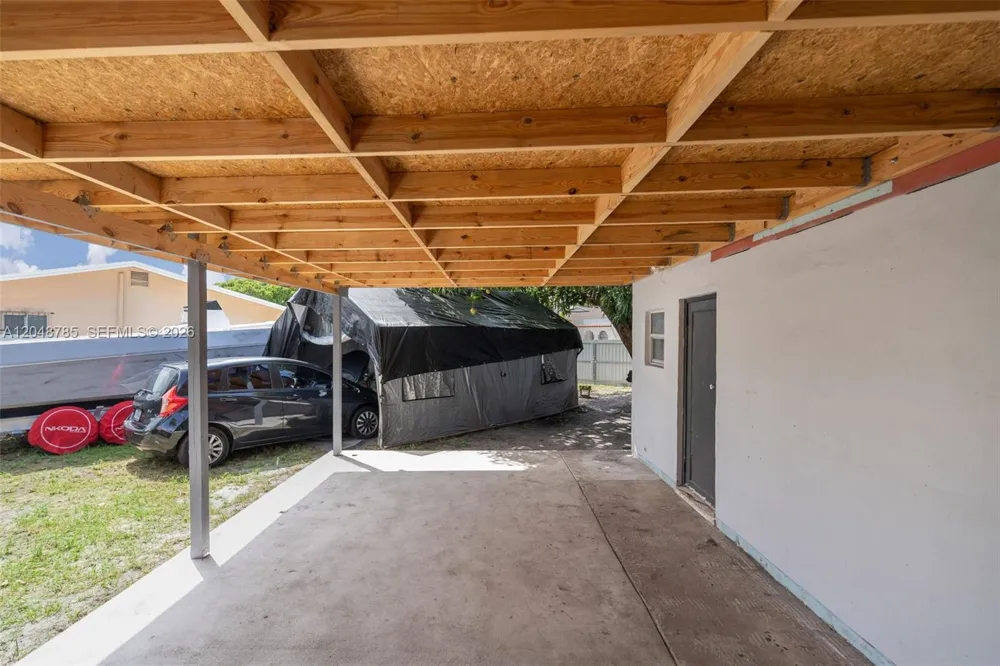 6084 E 7th Ave Hialeah, FL 33013